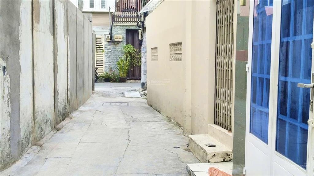 Vip phú nhuận  3 tầng btct  70m2  3pn  ngang 4,5m  hẻm thông  chỉ 7,6 tỷ