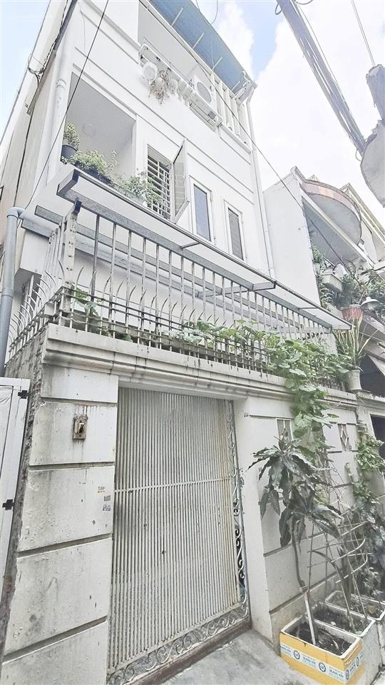 Vip phú nhuận  3 tầng btct  70m2  3pn  ngang 4,5m  hẻm thông  chỉ 7,6 tỷ