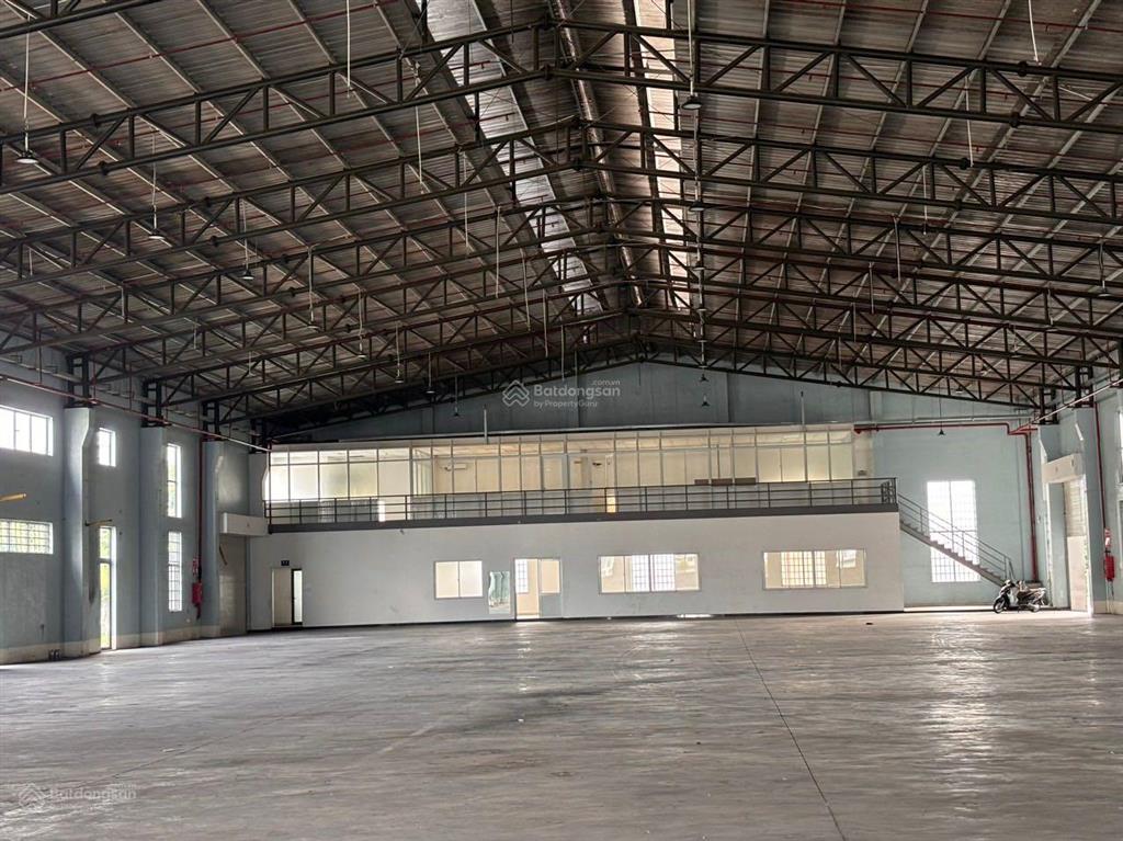 Cho thuê kho, nhà xưởng diện tích 2300m2 trong kcn long hậu, huyện cần giuộc, tỉnh long an