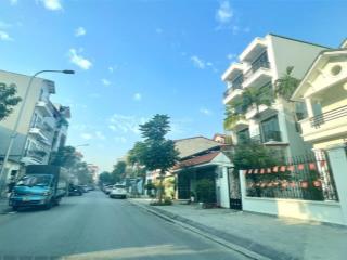 Bán đất phố phúc lợi, dt 60m, vỉa hè rộng, kinh doanh, dòng tiền