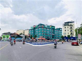 Nhà dân xây ngọc thuỵ, gara ô tô, dt rộng 72m² , ở sướng , giữ tiền tốt