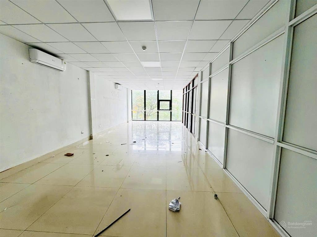 Cho thuê mặt bằng mặt phố nguyễn văn cừ, long biên, thông sàn, dt 180m2