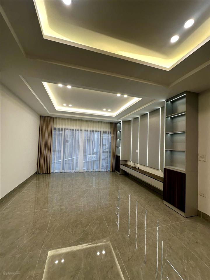 Bán nhà nguyễn sơn, long biên, gara ô tô, 6 tầng thang máy, ful nội thất, chỉ hơn 19 tỷ