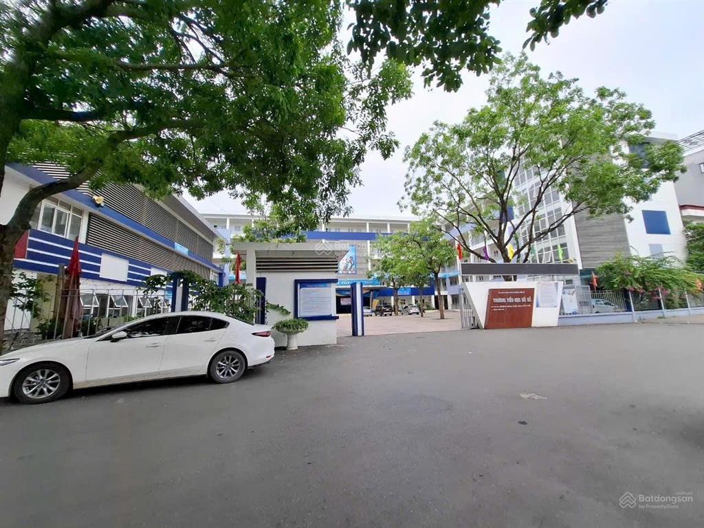 Bán nhà bồ đề, long biên, ô tô thông, giữ tiền tốt, dễ cho thuê