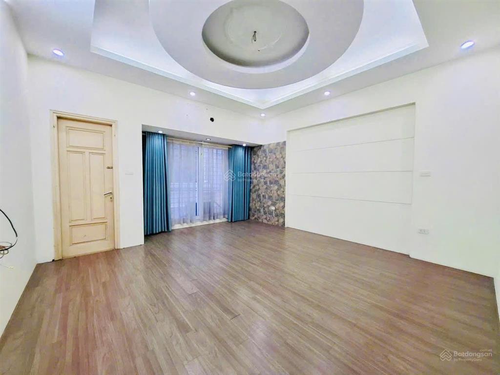 Bán nhà bồ đề, long biên, ô tô thông, giữ tiền tốt, dễ cho thuê
