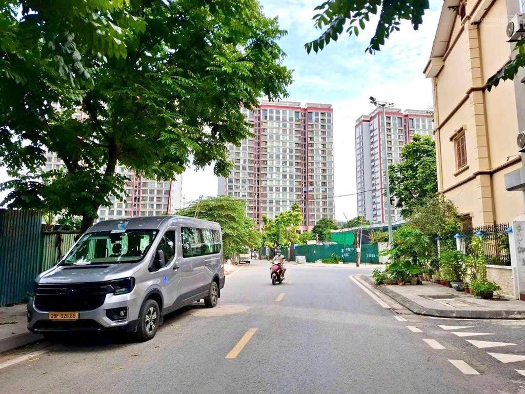 Đất phân lô ngọc thụy, lô góc, ô tô 7 chỗ thông, 9 tỷ hơn