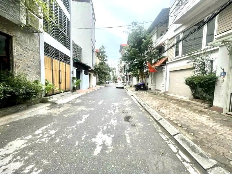 Nhà vip lâm hạ, vỉa hè, ô tô tránh, kinh doanh, dòng tiền, ở sướng