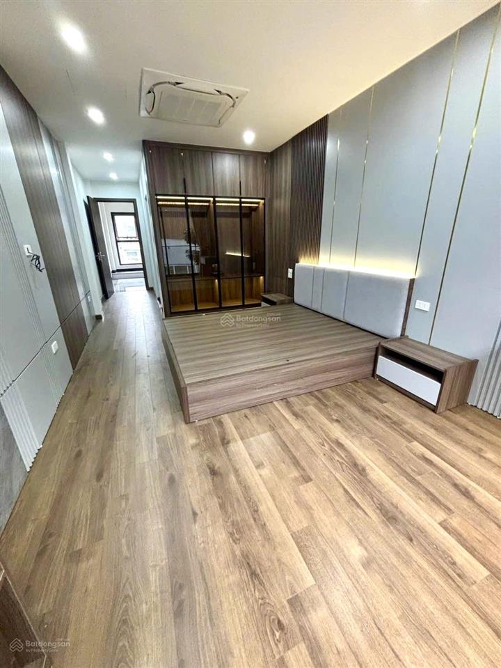 Nhà ngọc thụy, 6 tầng thang máy, ô tô tránh, gara, 2 thoáng trước sau, chỉ hơn 12 tỷ