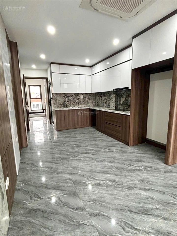 Nhà ngọc thụy, 6 tầng thang máy, ô tô tránh, gara, 2 thoáng trước sau, chỉ hơn 12 tỷ