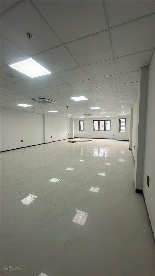 Cho thuê mặt bằng văn phòng, 120m2 cổ linh, kinh doanh, chỉ 20tr/tháng