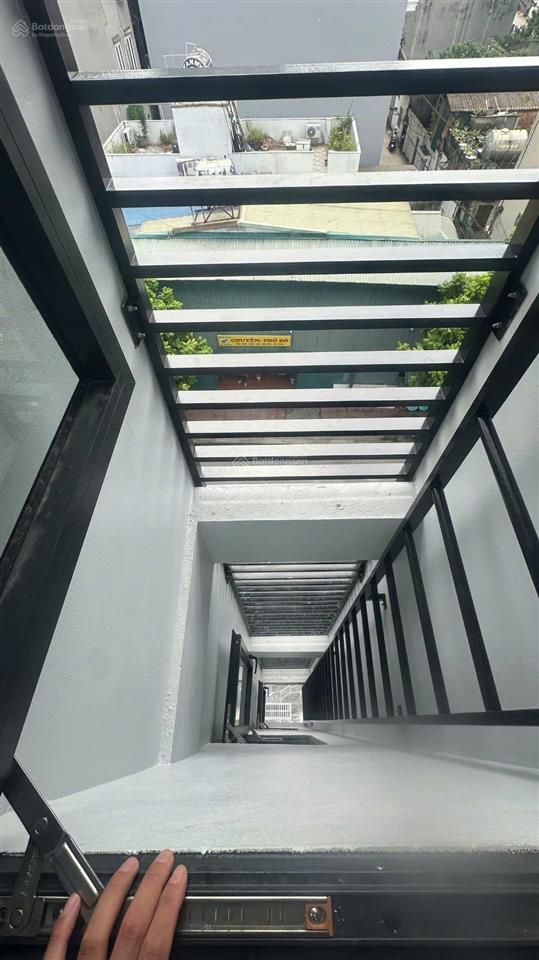 Cho thuê mặt bằng văn phòng, 120m2 cổ linh, kinh doanh, chỉ 20tr/tháng