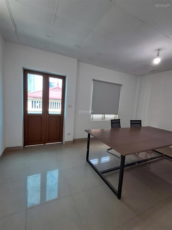 Cho thuê nhà nguyên căn khu phân lô phúc đồng, dt 55m2 x 5 tầng, ô tô tránh, 15 triệu/tháng