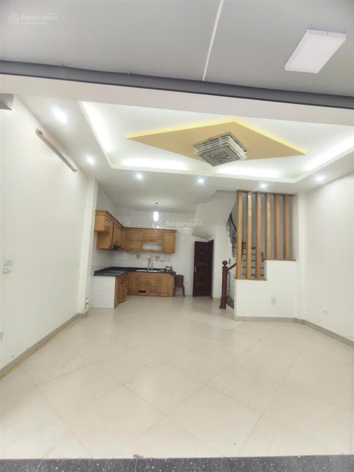 Chỉ 11 triệu có nhà nguyên căn ngọc thụy, ô tô, lô góc, full nội thất, ở ngay