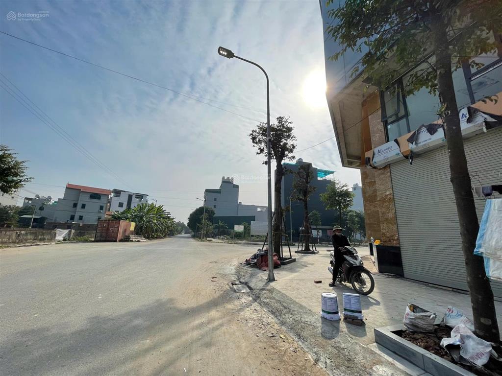 Cho thuê tòa nhà văn phòng 6 tầng + 1 hầm ô góc 3 mặt thoáng (khu vực hoài đức  nam từ liêm)