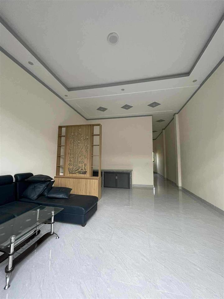 bán căn nhà cấp 4 mới xây gần chợ Thạnh Phú sổ hồng riêng, full thổ cư chỉ cần trả trước