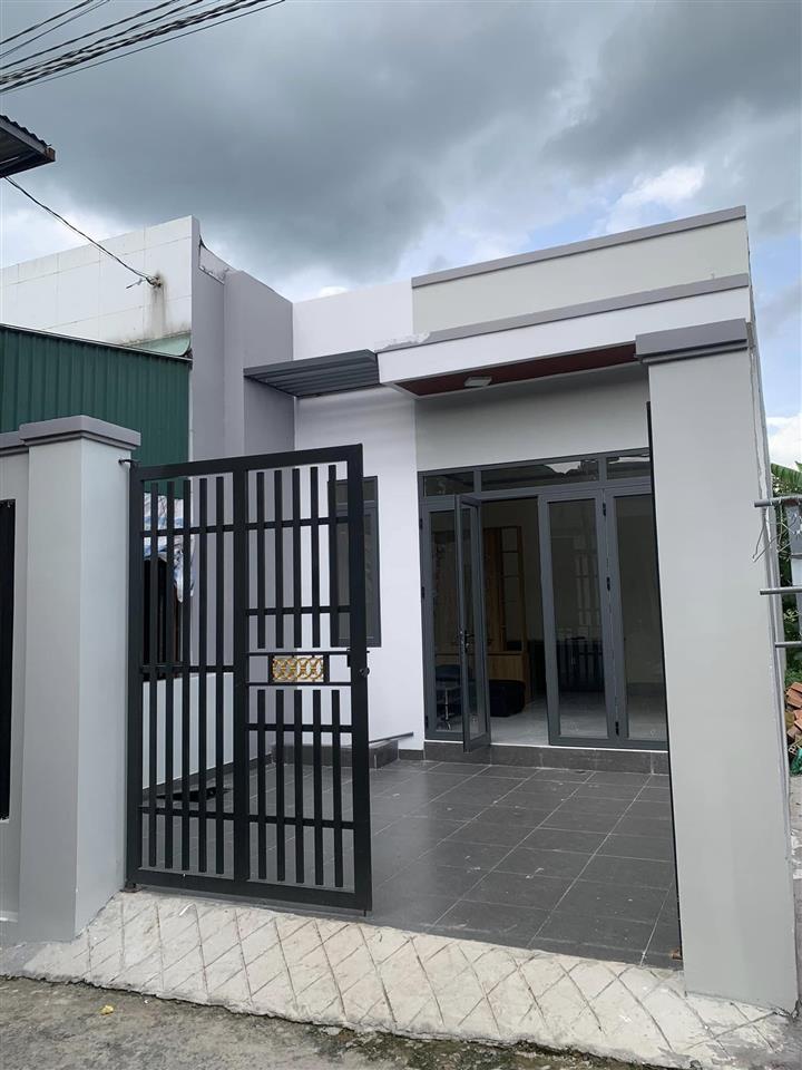 bán căn nhà cấp 4 mới xây gần chợ Thạnh Phú sổ hồng riêng, full thổ cư chỉ cần trả trước