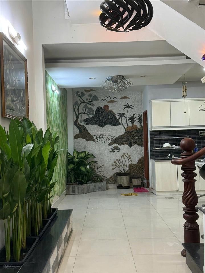 Nhà cho thuê hẻm ngoài 6 m. trước nhà hẻm 3 m cách mt đường 100 m. phường 11, quận gò vấp