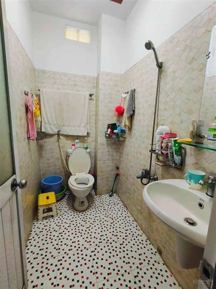 Chính chủ gởi bán căn mặt tiền hẻm xe hơi rộng 6m khu sầm uất đg ng thị tần p2q8 đúc 5 tấm 6pn 4wc
