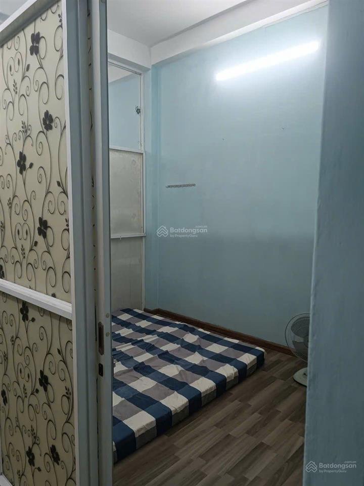Chính chủ gửi bán căn hộ lầu 2 thang bộ mặt tiền phan văn khỏe, p5 q6, dt  50 m2, công nă