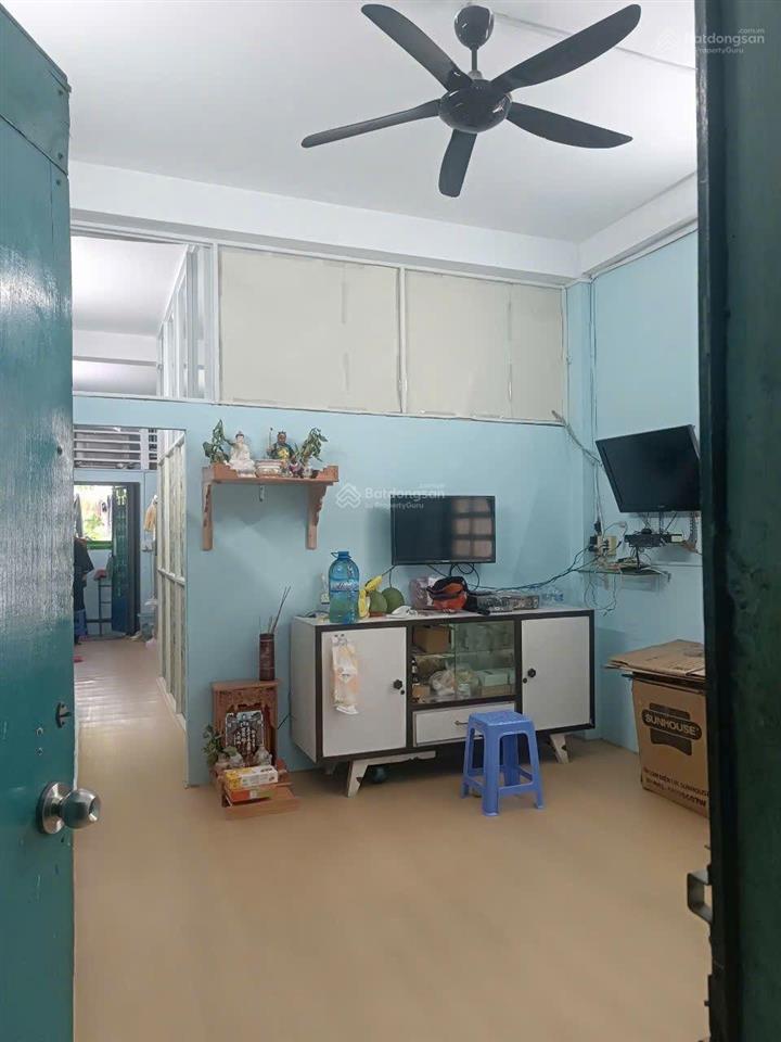 Chính chủ gửi bán căn hộ lầu 2 thang bộ mặt tiền phan văn khỏe, p5 q6, dt  50 m2, công nă