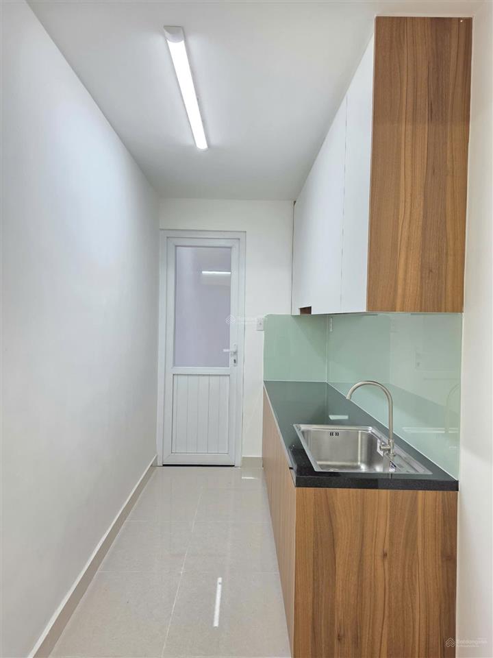 Chính chủ bán tầng 10 cc an phú đông. sổ hồng công chứng.thoáng, mát 2 pn, 2 wc.nội thất, máy lạnh.