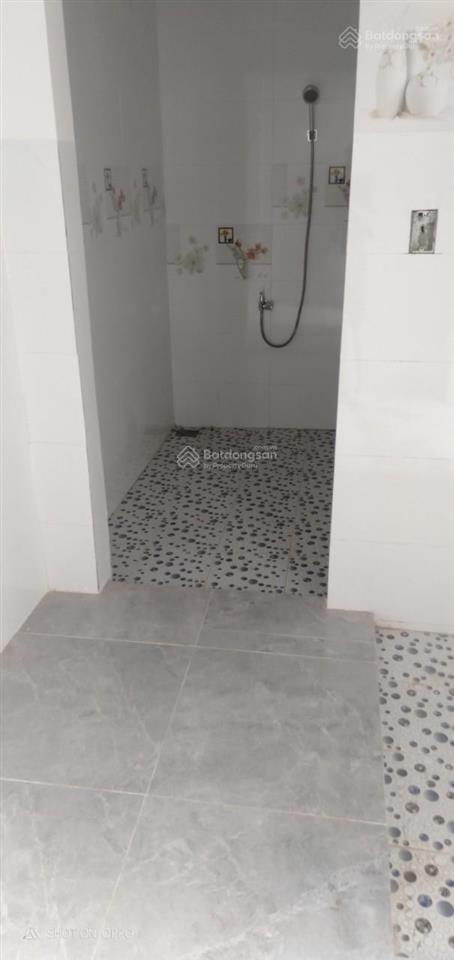 Nhà mặt tiền đường cách mạng tháng 8, ngang 5m, dài 14m, giao thông thuận tiện, giá tốt