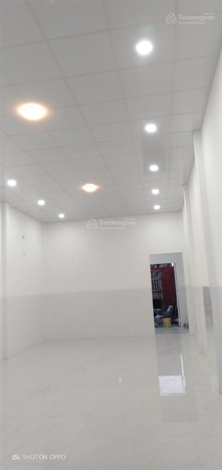 Nhà mặt tiền đường cách mạng tháng 8, ngang 5m, dài 14m, giao thông thuận tiện, giá tốt