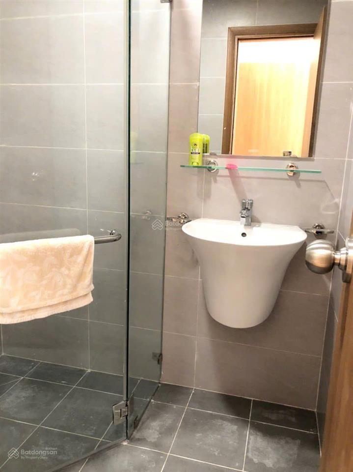 Bán gấp căn 2pn bcons greenview, giá 2.25t, đầy đủ nội thất, sổ hồng riêng, liền kề tp.thủ đức