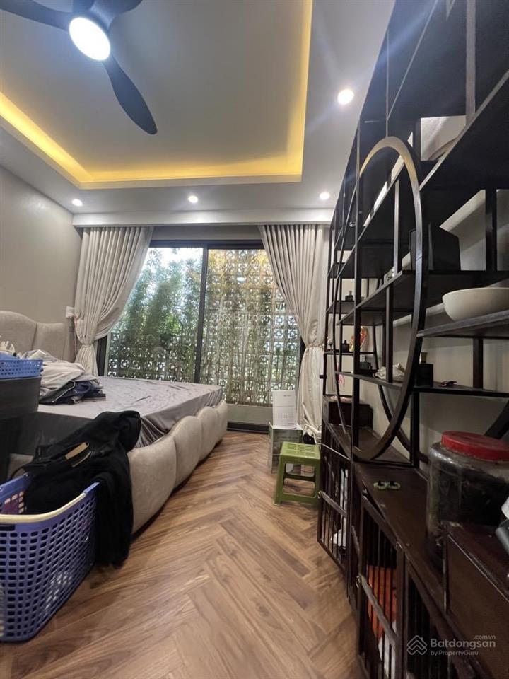 Bán nhà trung chợ gia quất phường bồ đề long biên