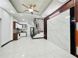 Bán nhà mới kính kong trung tâm việt hưng long 10m ra oto