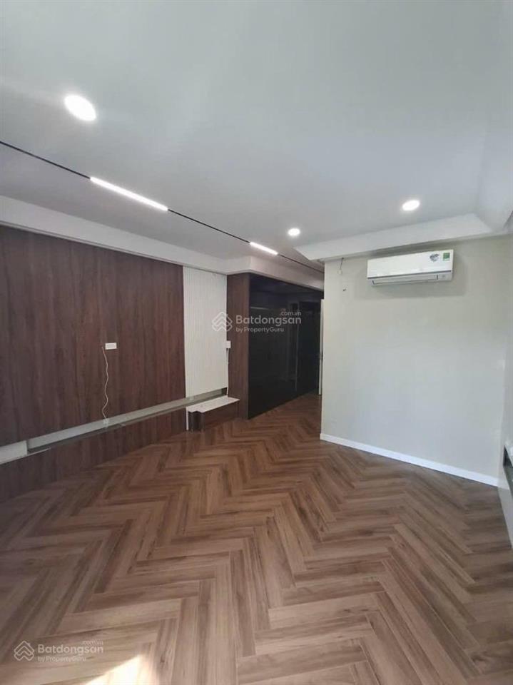 Bán nhà dân xây trung tầm bồ đề thông hồng tiên long biên