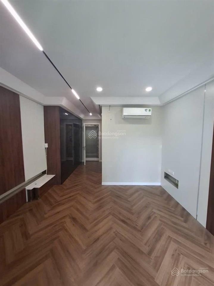 Bán nhà dân xây trung tầm bồ đề thông hồng tiên long biên