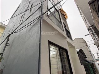 Bán nhà trung tâm phường việt hưng long biên 3 bước ra oto tránh lô góc