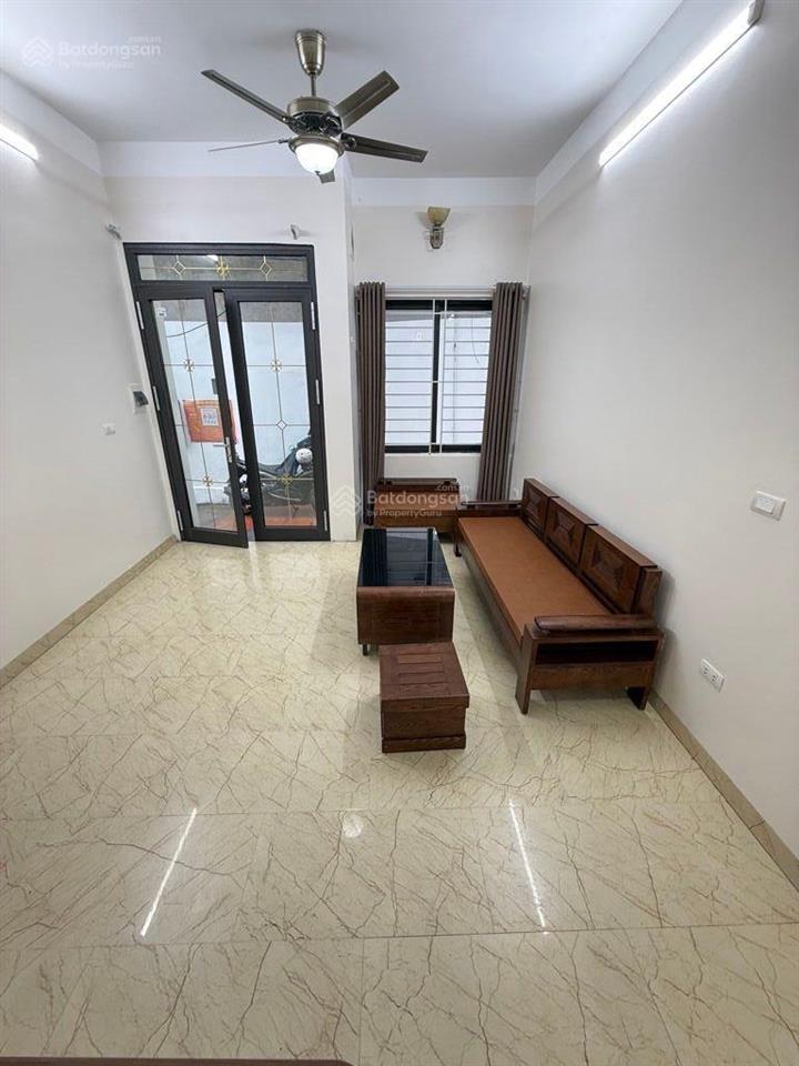 Bán nhà trung tâm phường việt hưng long biên 3 bước ra oto tránh lô góc