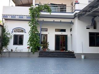 Bán nhà dân xây trung tâm thị trấn cao thượng tân yên dt 400m