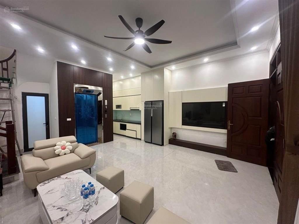Bán nhà trung tâm phố việt hưng oto thông dt 50m x 6 tầng thang máy