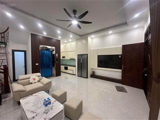 Bán nhà trung tâm phố việt hưng oto thông dt 50m x 6 tầng thang máy