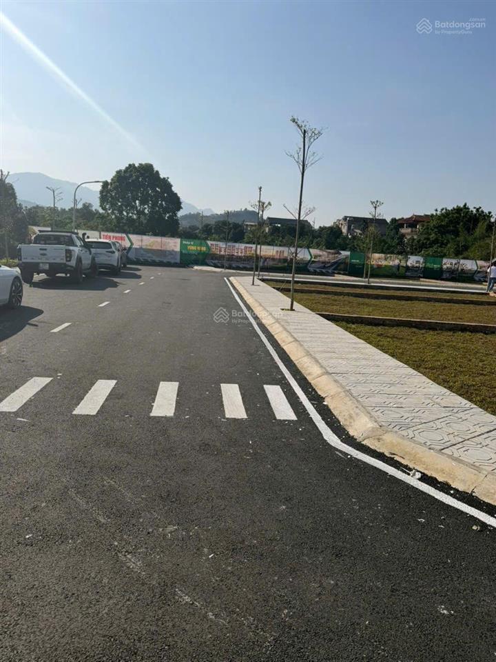 Bán đất nền khu hoà lạc  đh quốc gia 100m2 full thổ cư, mặt tiền 8m, đường trước 20m, giá 2.5 tỷ