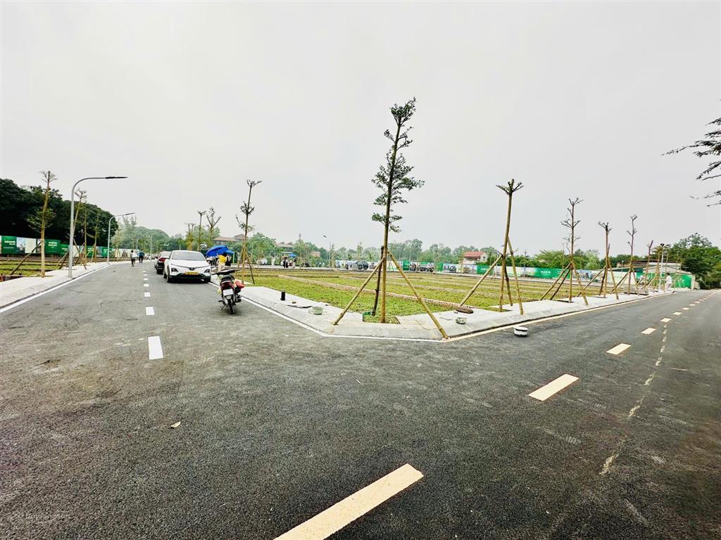 Bán đất nền khu hoà lạc  đh quốc gia 100m2 full thổ cư, mặt tiền 8m, đường trước 20m, giá 2.5 tỷ