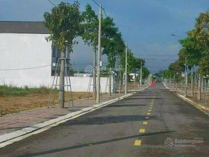 Cần gấp nền đất lan anh 2  5, xã hoà long, bà rịa. giá tốt nhất lô 100m2 giá 10 triệu/m2