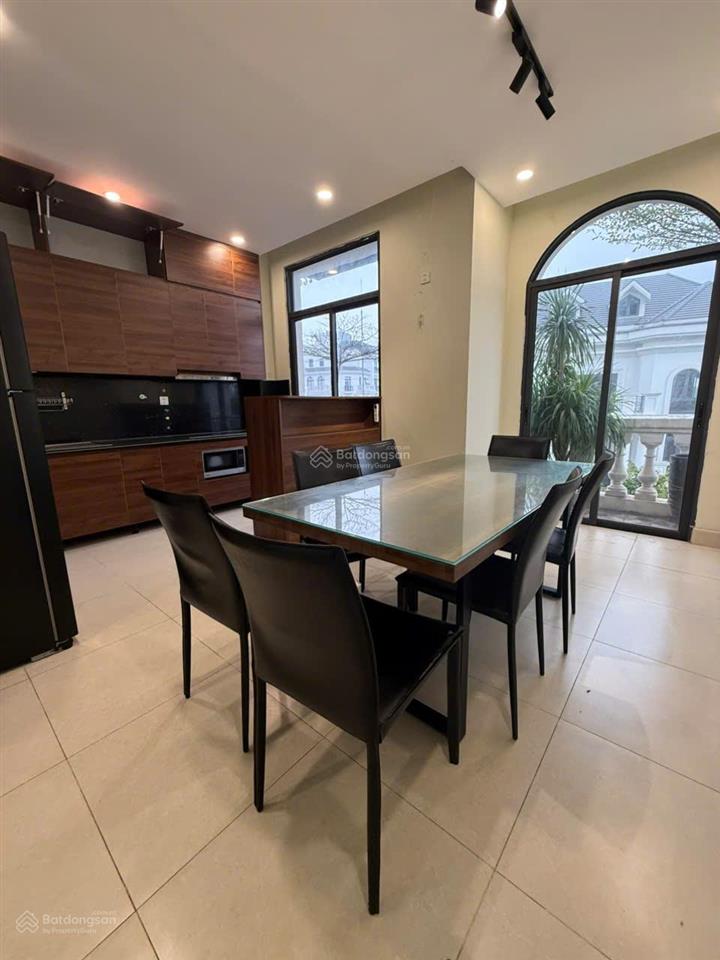 Cho thuê liền kề sao biển 70m, view biển hồ siêu vip