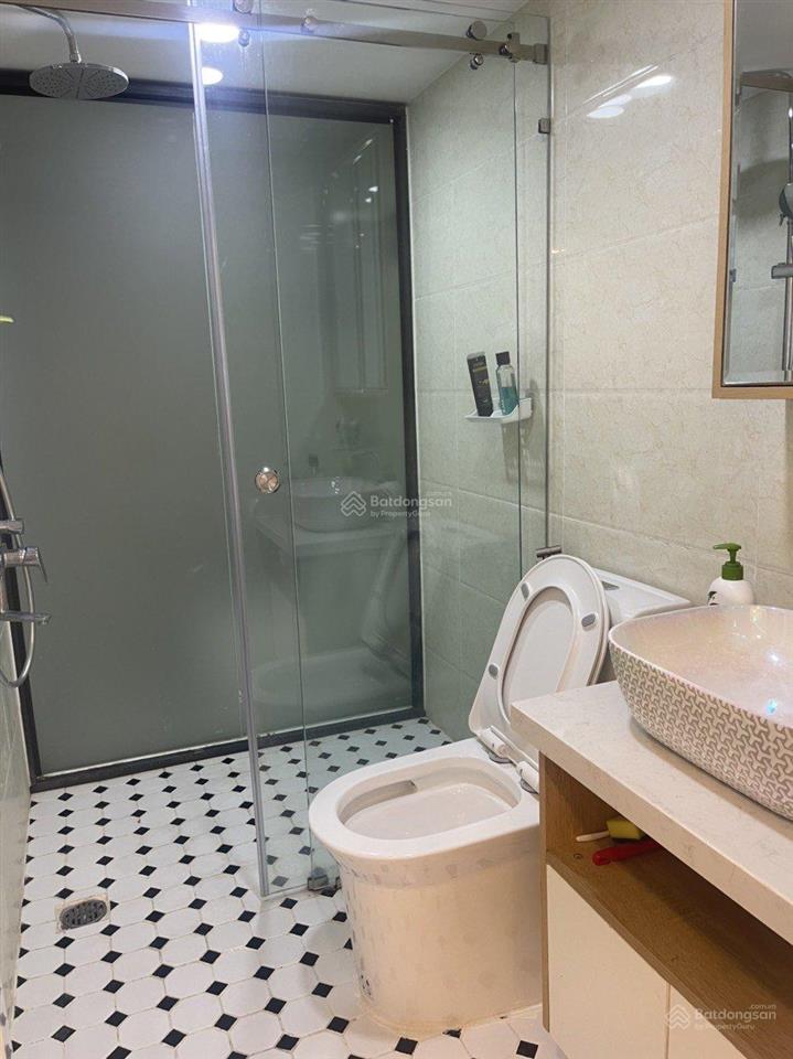 Tôi cần bán căn hộ chung cư bàu cát 3pn 2wc do dời đi q3