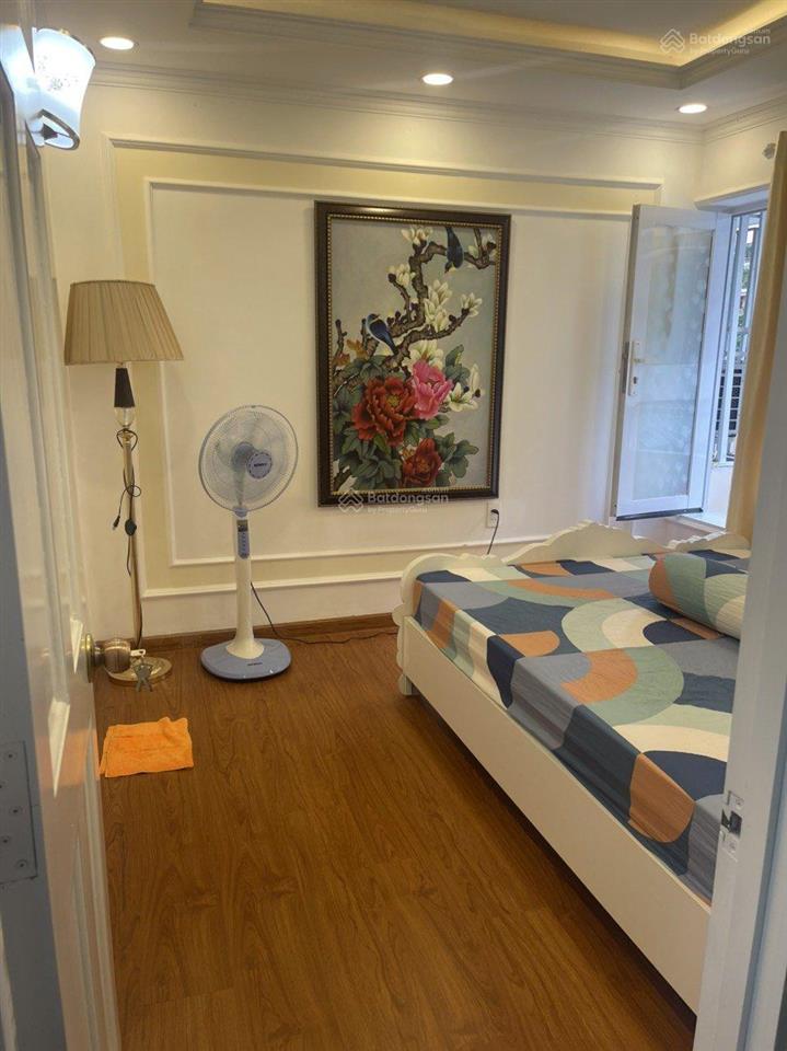 Tôi cần bán căn hộ chung cư bàu cát 3pn 2wc do dời đi q3