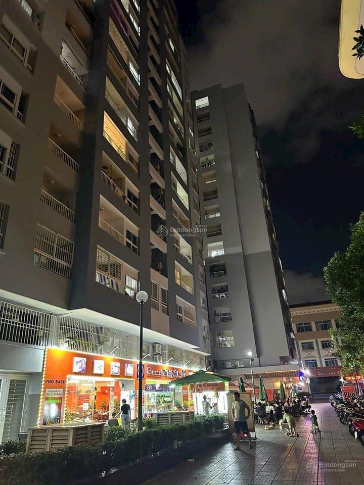 Chính chủ cần bán căn hộ 2pn 2wc chung cư bàu cát ii lô a tầng 9