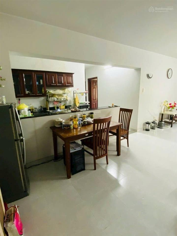 Bán gấp căn hộ 3 phòng ngủ lô m lầu 8 diện tích rộng chỉ còn 4tỷ5