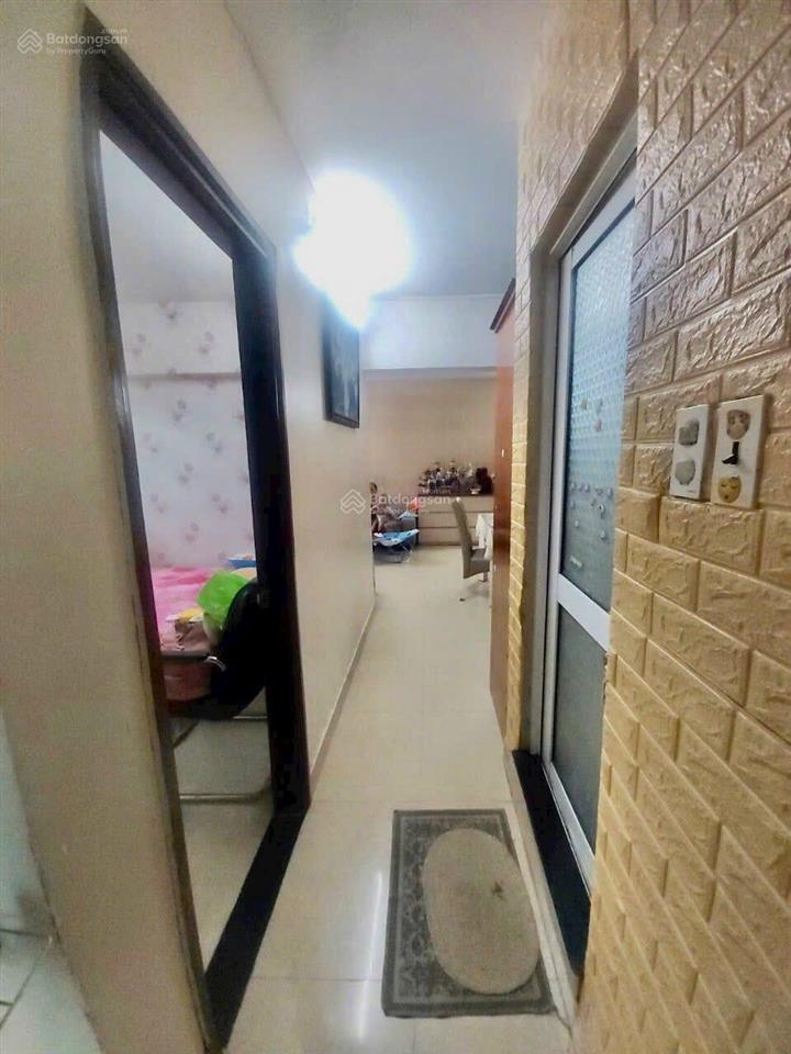 Bán gấp căn hộ 3 phòng ngủ chung cư bàu cát 2 lô a chỉ 4,5 tỷ