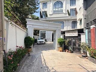 Bán khách sạn 1t5l đang có dòng tiền cho thuê 2 tỷ/năm đường phạm văn thuận vào 50m