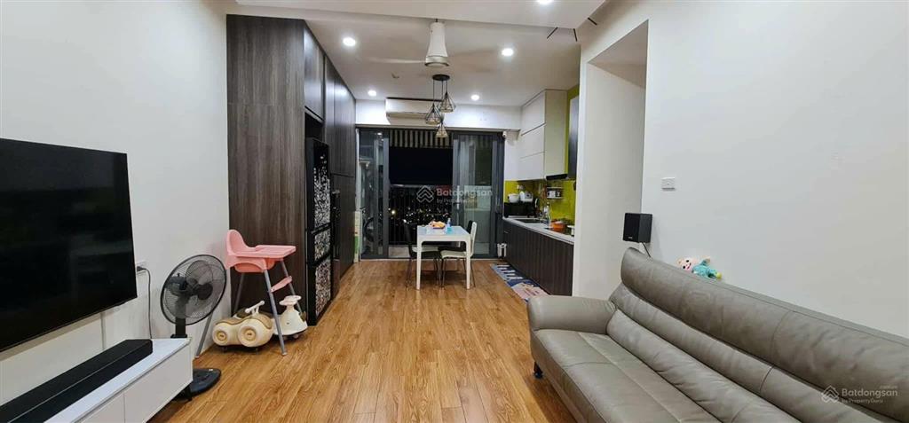 Chính chủ bán căn 70m2 trục đẹp nhất tòa b ct36 định công bc đông nam, 2 ban công view hồ full đồ