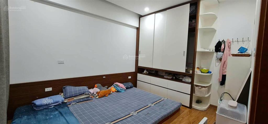 Chính chủ bán căn 70m2 trục đẹp nhất tòa b ct36 định công bc đông nam, 2 ban công view hồ full đồ