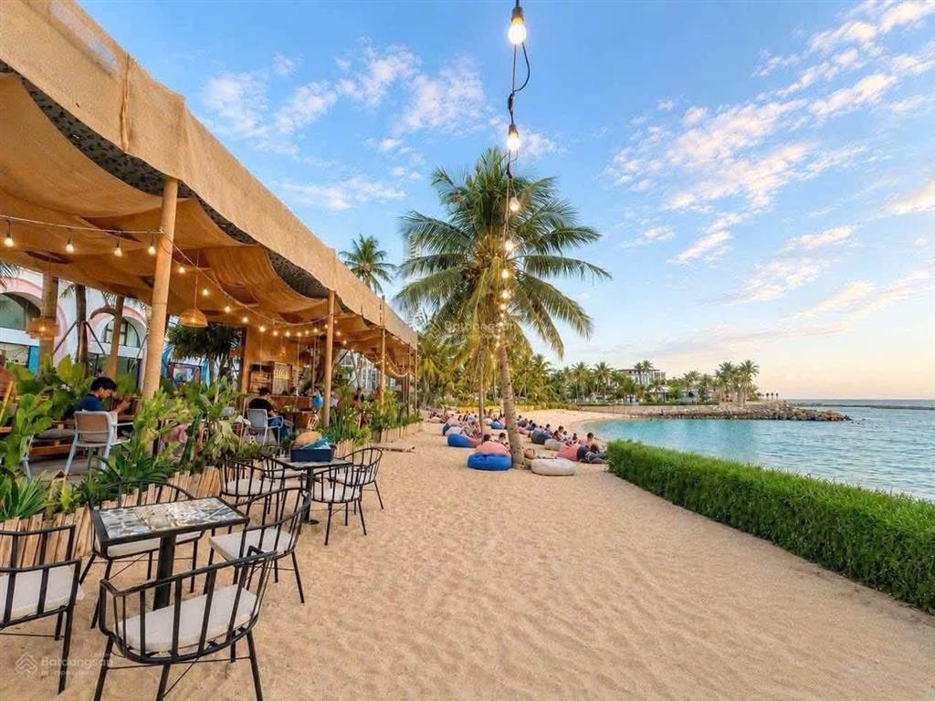 Căn hộ vega alora còn xót lại duy nhất 1 căn view nội khu trống đồng và nhà hát đó